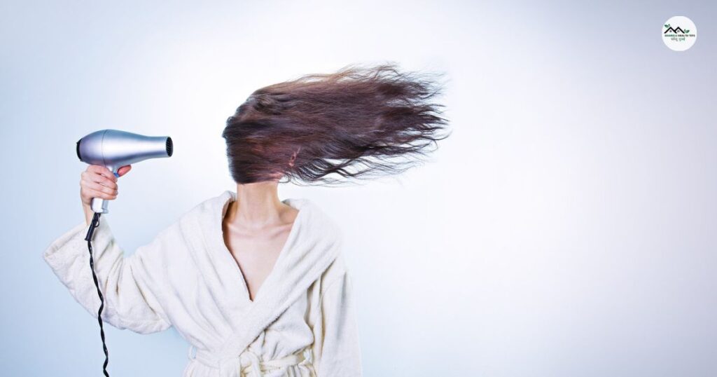 Hair Fall Ko Kaise Roke