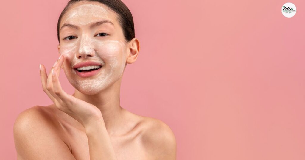 गर्मियों में चमकदार स्किन पाने के लिए 10 घरेलू उपाय | Chehre Par Glow Kaise Laye 8 Rice and Honey Face Pack for Glowing Skin)